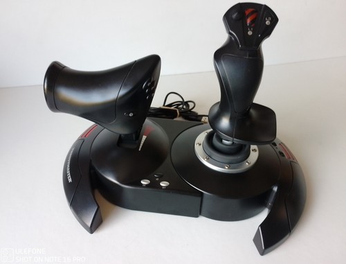 Joystick thrustmaster flight - thrustmaster, t.flight