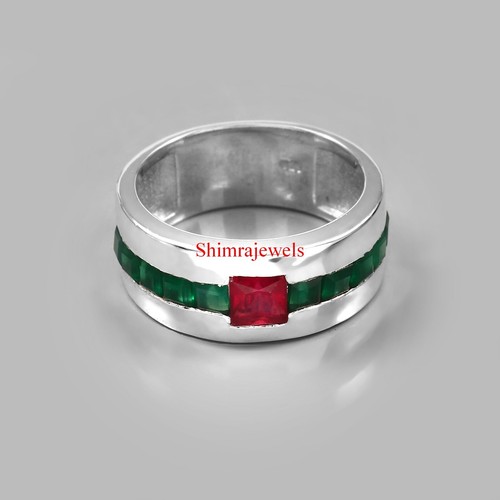 Chauffé rubis vert gemme - chauffé,