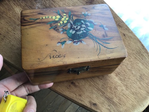 Très jolie boîte bois - jolie,
