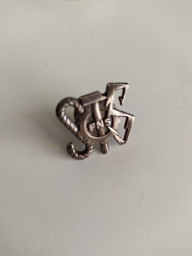 Ancien insigne boutonnière