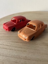Lot De  2 Renault Dauphine fabrication CLÉ au 1/48 ème cadeau BONUX