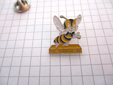 BEEKEEPER - ROUSSILLON HONEY - BEE - RARE VINTAGE PIN - PRIVATE COLLECTION - us6