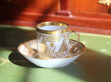 Belle tasse litron en porcelaine de Paris, Empire, XIXe, riche décor de dorure
