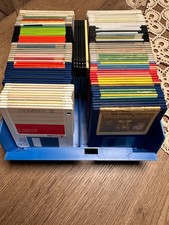 Environ 100 Disquettes