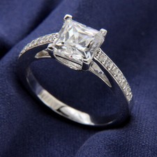 Bague de fiançailles diamant