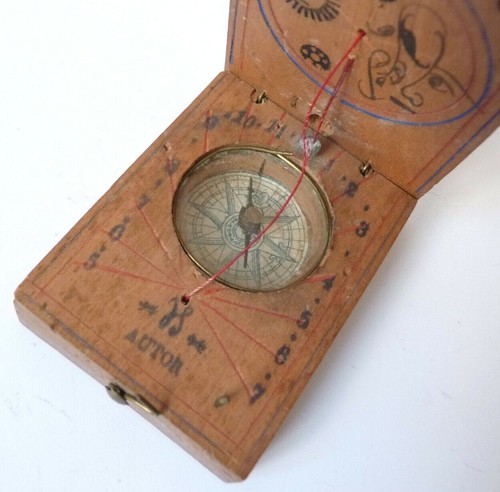 Ancienne boussole bois - ancienne,