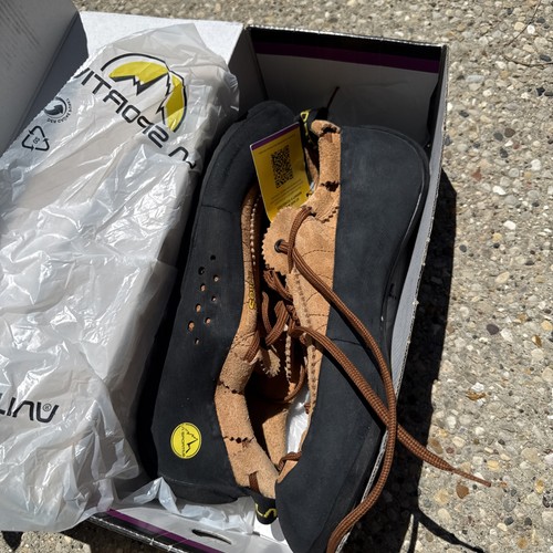Nwt box sportiva - la, mythos