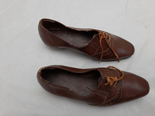 Paire de chaussures enfant