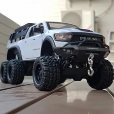 1:24 Dodge Mammoth RAM 1000