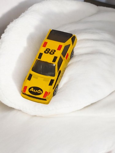 Voiture miniature ancienne