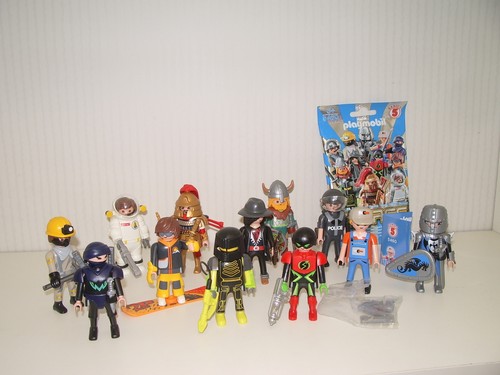Figurine serie 5 figures - ///,