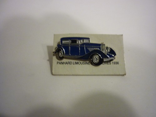 Pin badge - pin’s,