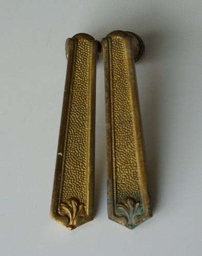 Paire poignees de - de,