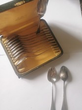 12 Cuillères Dessert En Métal Blanc  - Couverts De Table 12G