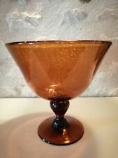 GRANDE COUPE VERRE ANCIEN SOUFFLÉ ET BULLÉ, COULEUR TABAC, SUR PIED DOUCHE