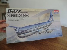 Maquette avion de ligne B 377 stratocruiser Pam am Academy 1/72 gravure creux