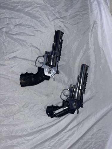 Revolvers - bb,