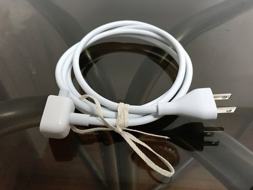 New authentic apple magsafe - new,