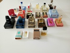 Lot N°6 de 20 miniatures de parfum. Beaucoup d'anciennes.