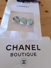 chanel boutons