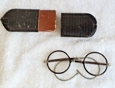 Ancienne paire de lunettes