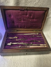 Coffret ancien compas de