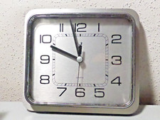 Horloge pendule murale vintage en formica VEDETTE du milieu du XXème siècle