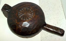 Art populaire original boîte à sel en bois sculpté main style Queyras Alpes