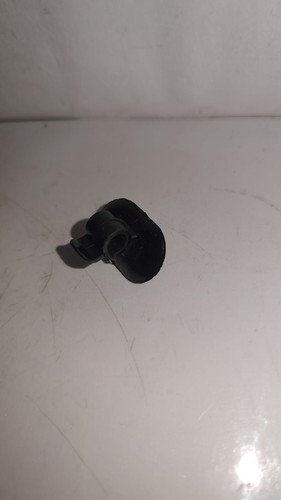 Clips enjoliveur attache - x,