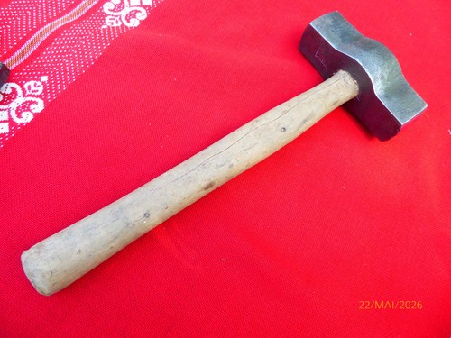 Marteau outil ancien - marteau,