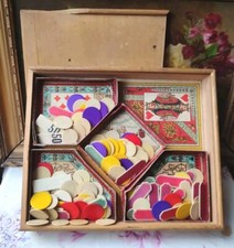 ANCIENNE BOÎTE JEU LE NAIN JAUNE DÉBUT XXE CASIERS (UN MANQUANT) + 163 JETONS 