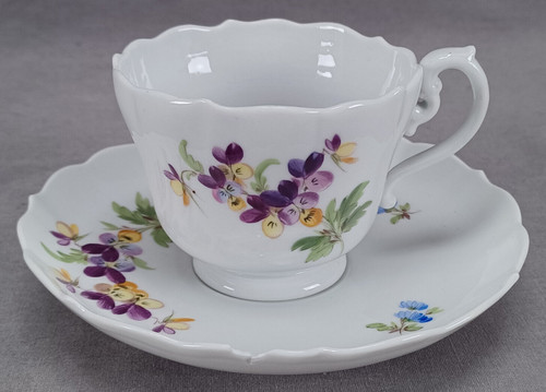 Meissen hand painted purple - hand,