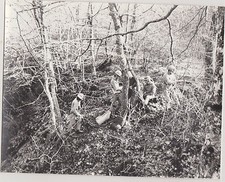 PHOTO NOIR et BLANC/SPELEOLOGIE-ASCO-PREPARATION DES SPELEO. AVANT LA DESCENTE