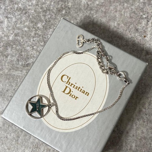 Collier pendentif étoile