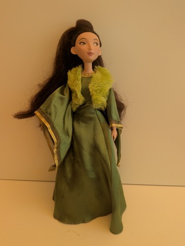 Poupée queen elinor - queen, disney