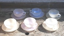 6 TASSES À  CAFÉ ET SOUS TASSES EN ARCOPAL FRANCE OPALINE IRISÉE LOT N° 2