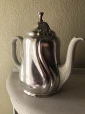 TRÈS BELLE ET GRANDE CAFETIÈRE SALAM FORME TOURNÉE