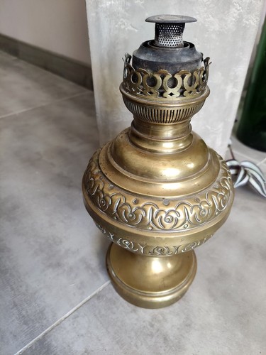 Grande lampe pétrole - à,