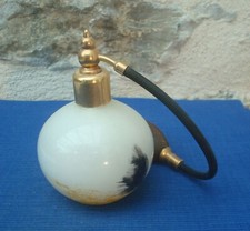 V67 Joli Flacon Vaporisateur à Poire ancien Verre soufflé décoré Parfum TBE