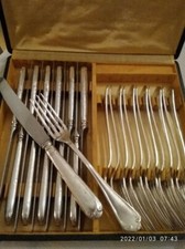 12 fourch. MA 100g 21,5cm +12 cout. MA 25,5cm lames inox. St-Médard Mod. Acanthe