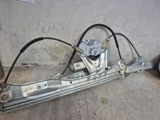 Leve vitre electrique avant droit RENAULT CLIO 3 PHASE 1 8200843597