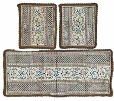 Ensemble de NAPPERONS XIX ème Point de Croix Broderie Sequins FLEURS & RUBANS