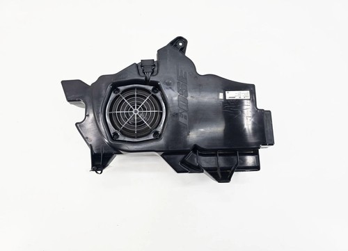 Audi 2005 bose subwoofer - 8p,