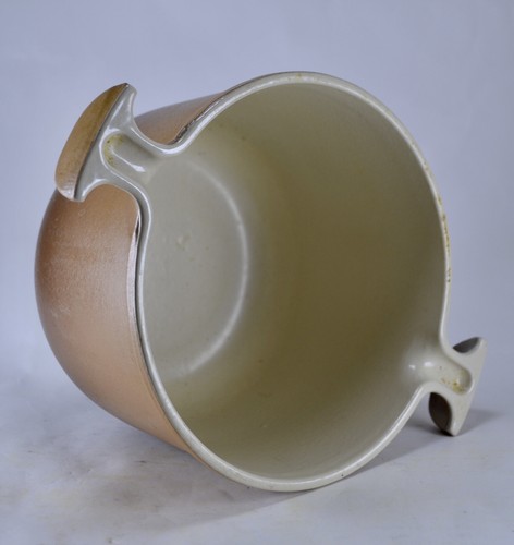 Joli petit creuset rond - , et
