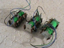 lot 3 moteurs d'aiguillages HO PIKO/ MOTEUR SANS LA BASE PLASTIQUE/BOBINE VERTE