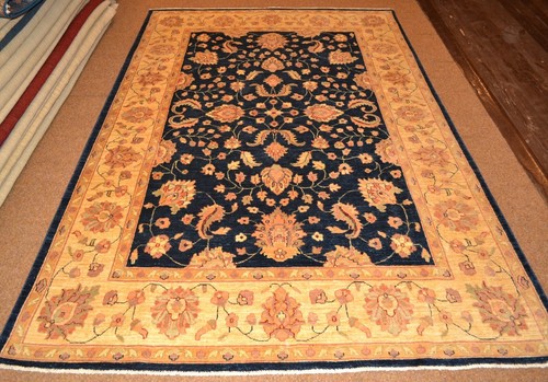 Tapis oriental tissé la - tissé, À