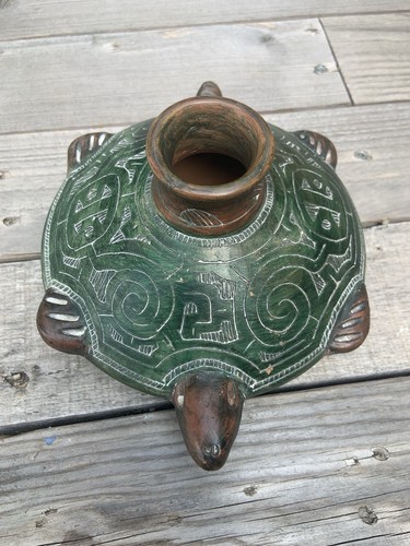 Ancien vase tortue indigène - vase,
