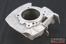 Vertical cylinder and piston