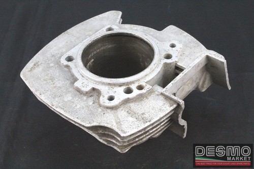 Vertical cylinder and - , piston