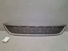Grille centrale pare choc
